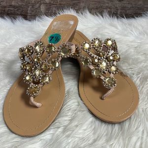 Madeline Stuart Gorgeous Bling Jewel Sandals Flip Flops Size 7 1/2 Goldtone